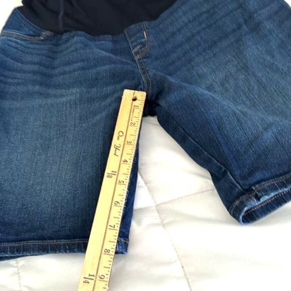 Isabel Maternity By Ingrid & Isabel Bermuda Shorts Size 6/28 Denim & Cotton Blen - Picture 7 of 8